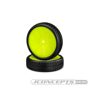 JConcepts Fuzz Bite LP 2wd Front - Pre-Mounted on 3376Yellow Wheels. Fits Ã¢â‚¬â€œ 1/10th Front 2wd Vehicles