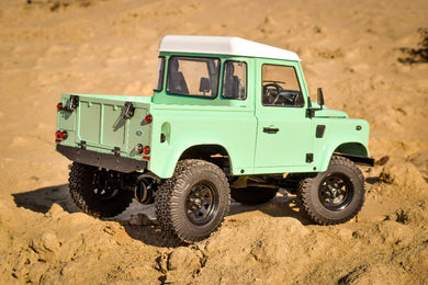 RC4WD Gelande II RTR W/ 2015 Land Rover Defender D90 Pick-Up (Heritage Edition)